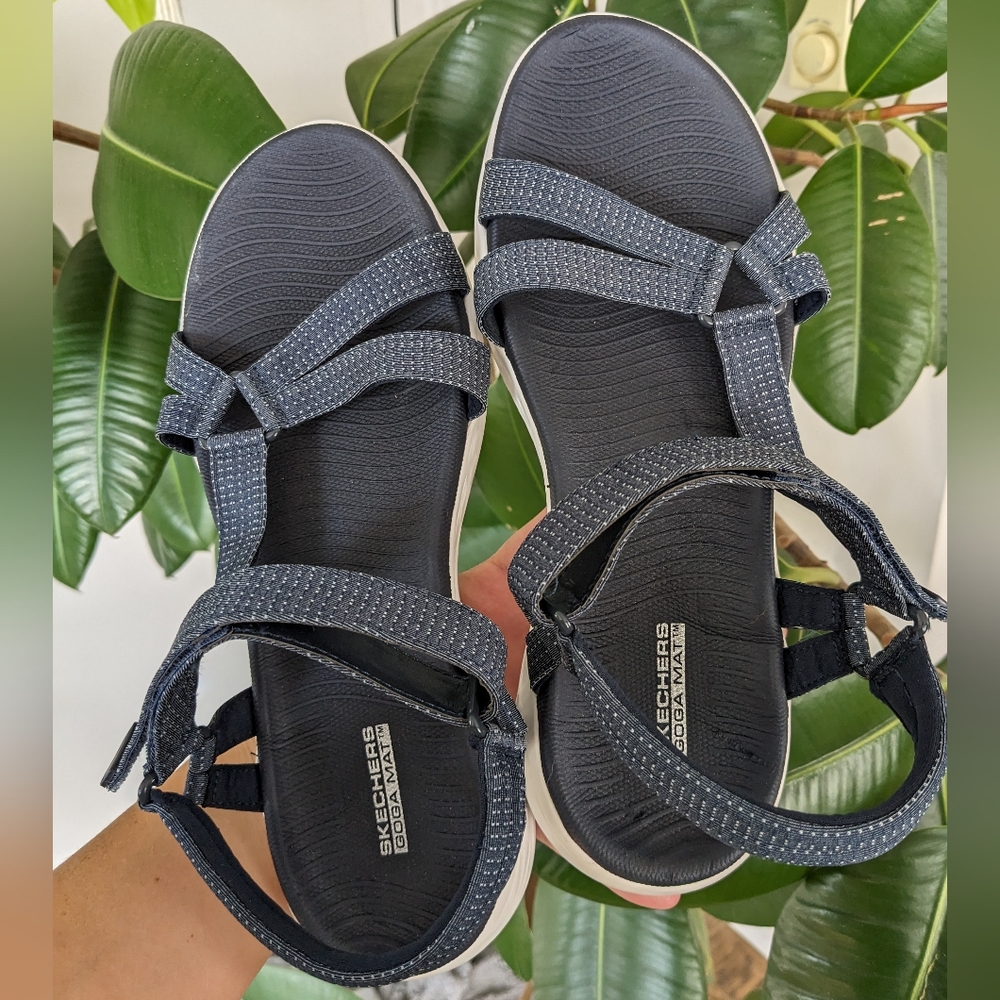 NEW Skechers Goga Mat Sandals - Navy 9